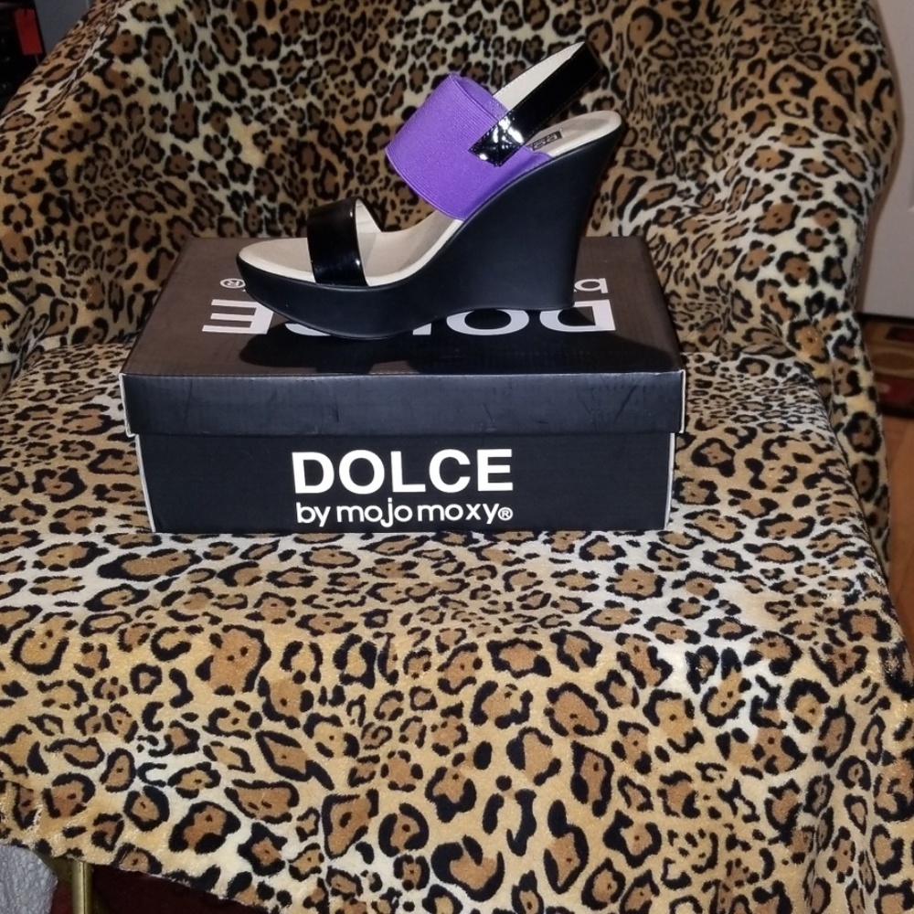 DOLCE World's cutest wedge sandals NIB